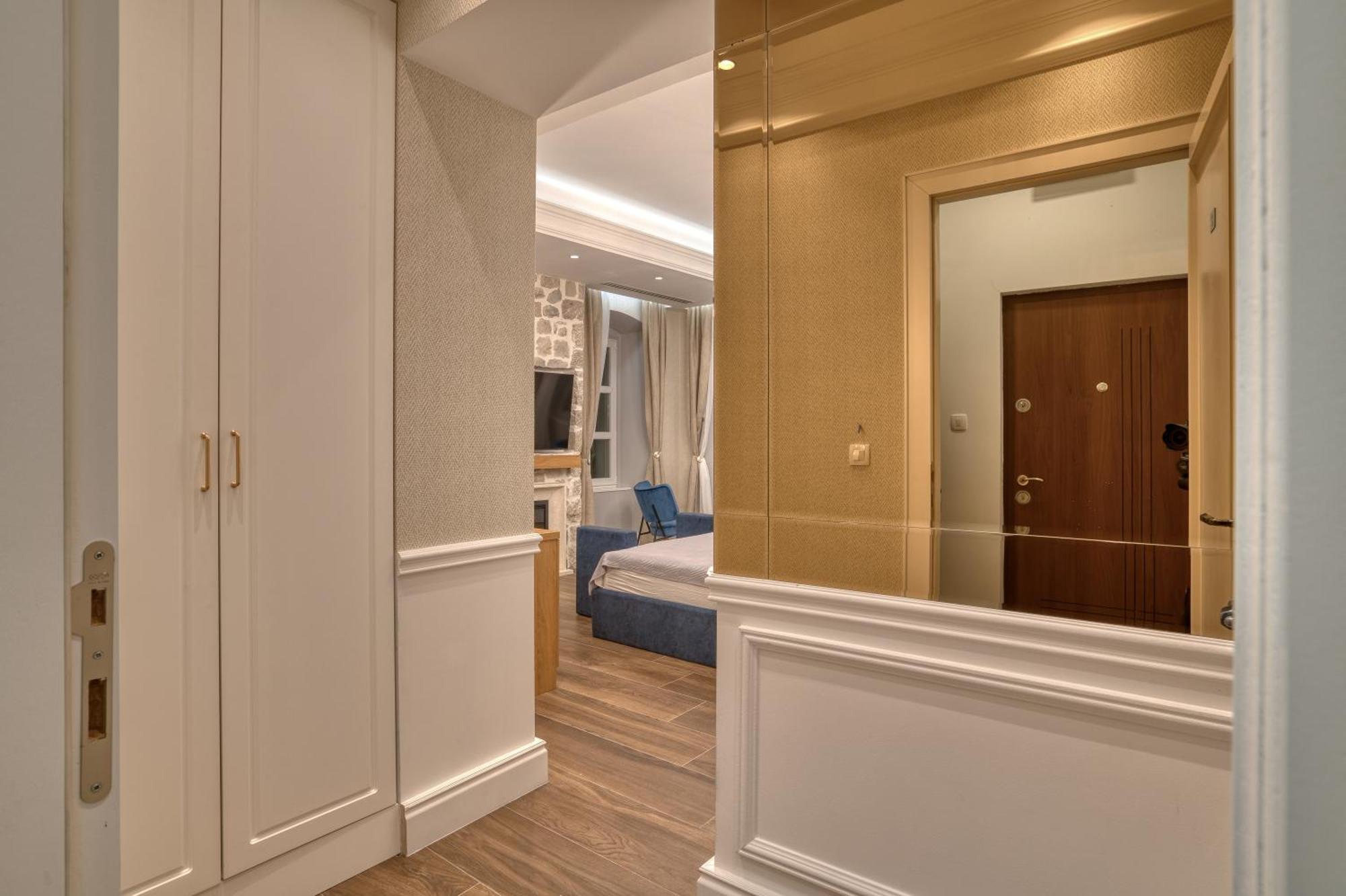 Hive Luxury Suites By Mn Property Kotor Dış mekan fotoğraf