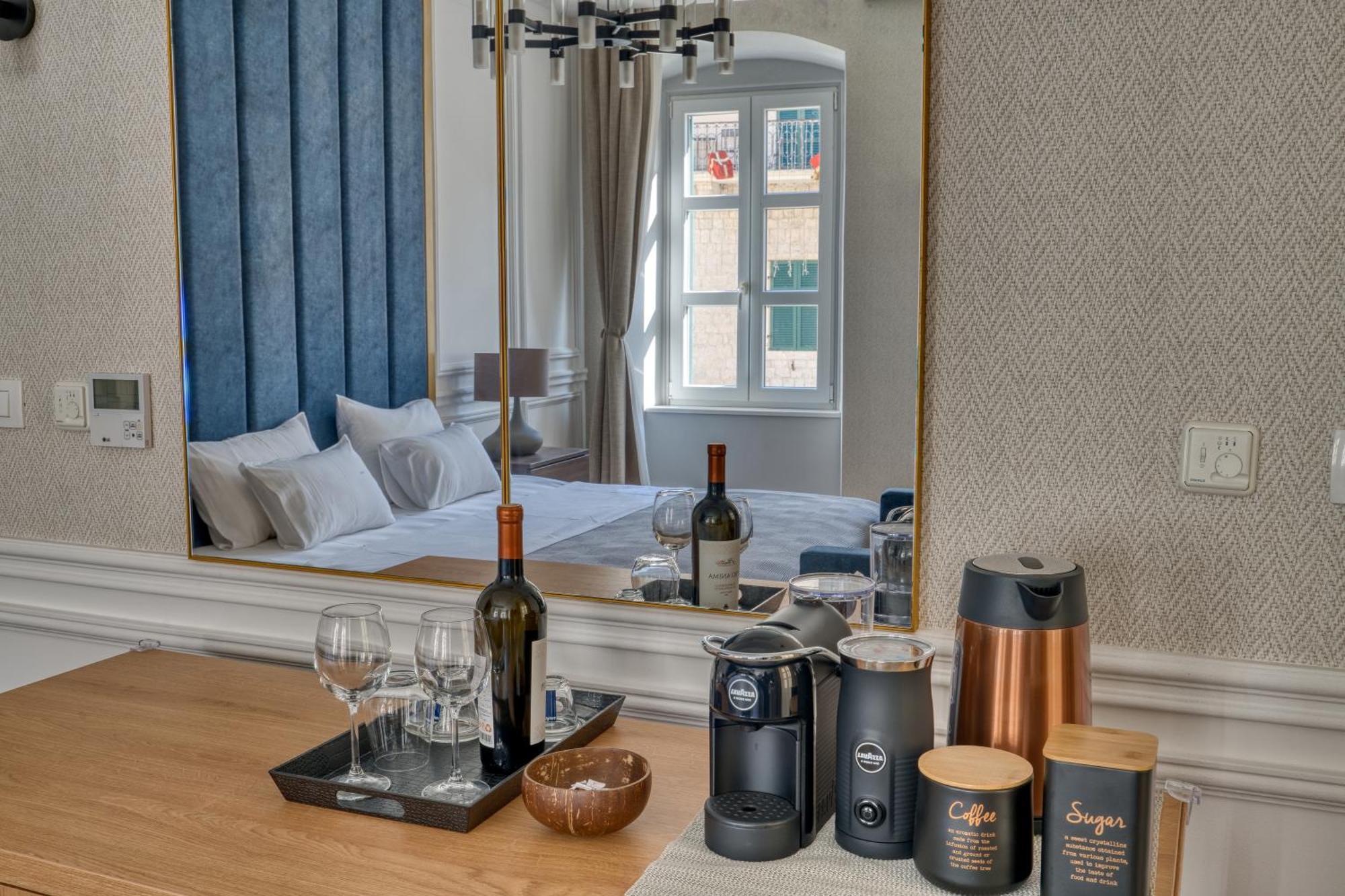 Hive Luxury Suites By Mn Property Kotor Dış mekan fotoğraf