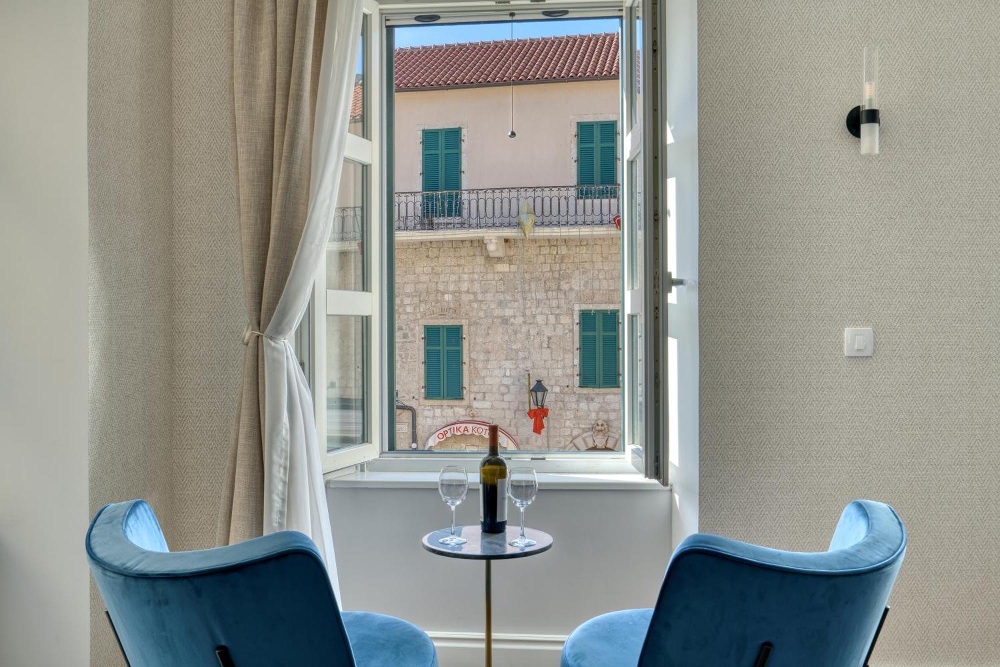 Hive Luxury Suites By Mn Property Kotor Dış mekan fotoğraf