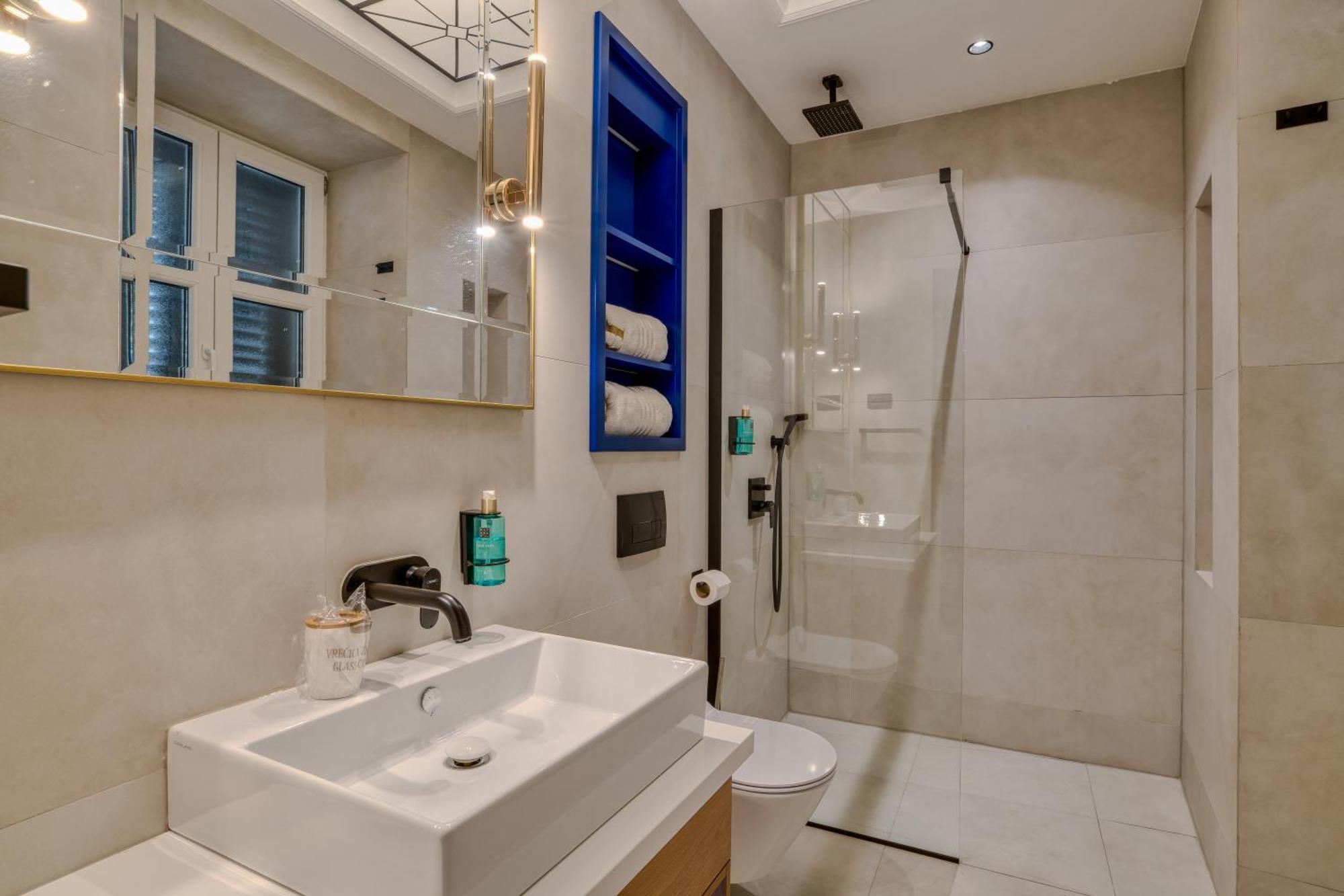 Hive Luxury Suites By Mn Property Kotor Dış mekan fotoğraf