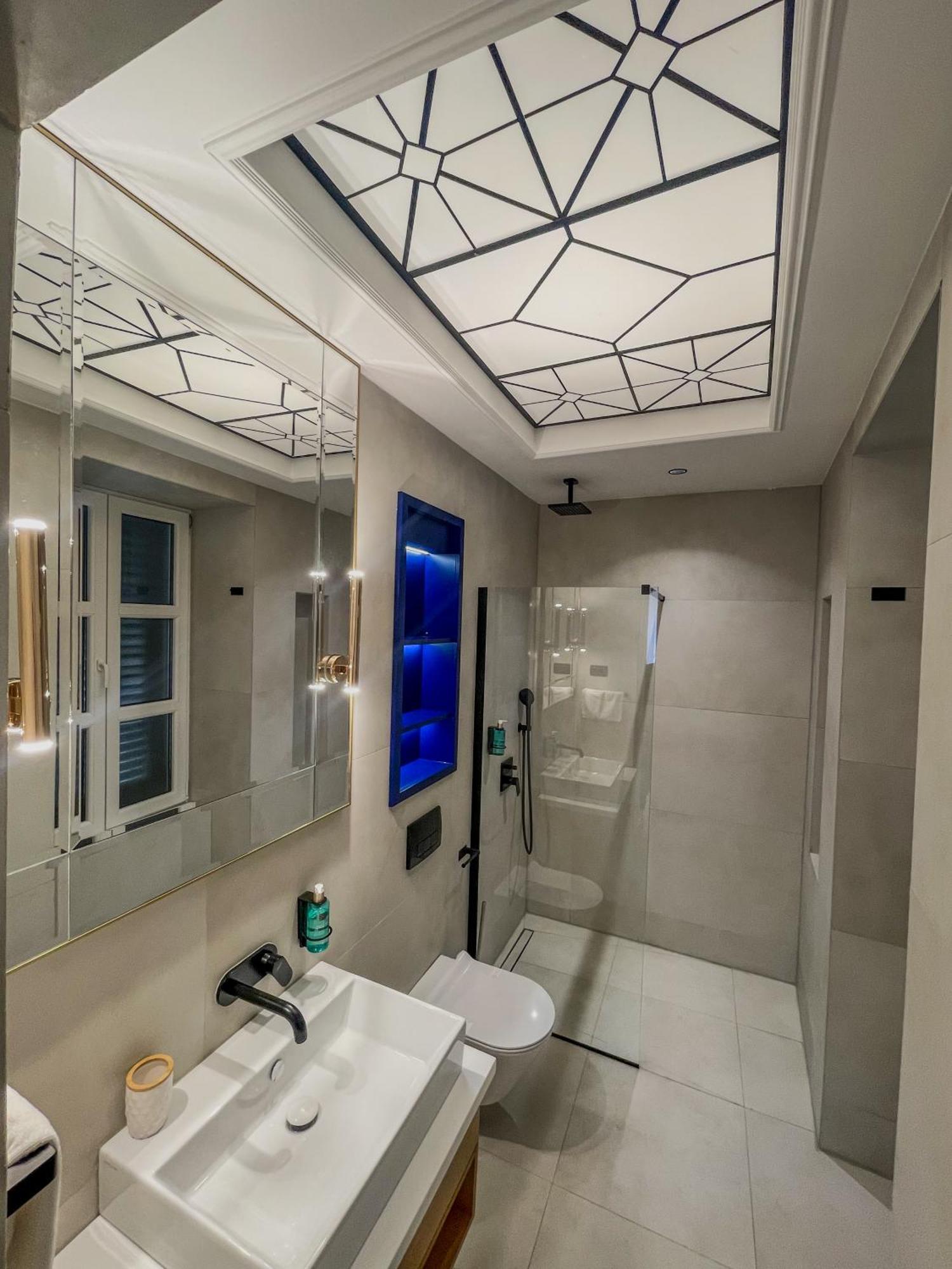 Hive Luxury Suites By Mn Property Kotor Dış mekan fotoğraf