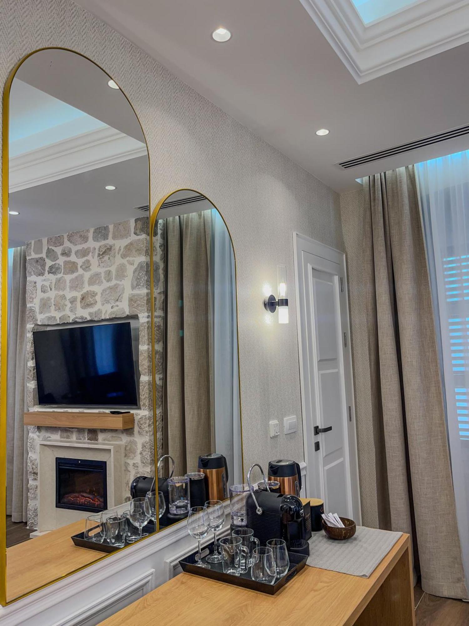 Hive Luxury Suites By Mn Property Kotor Dış mekan fotoğraf